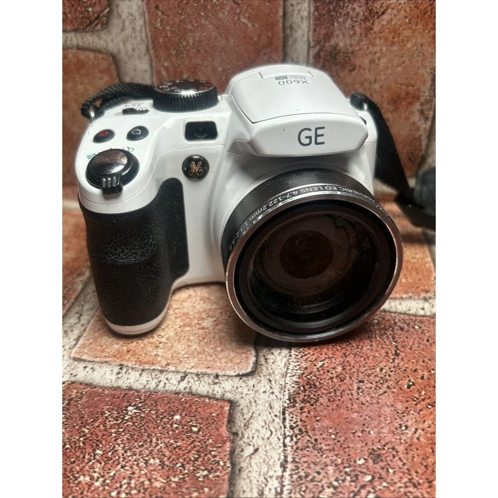 GE X600 Full HD 14.4MP Digital Camera No Charger (Not Tested)